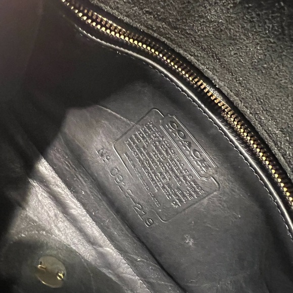 Coach Black Leather Interior - Picture 3 of 6